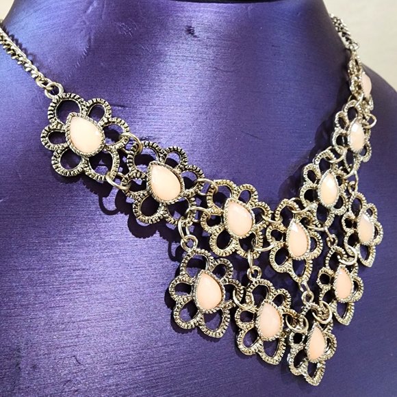 Gold Flower Faceted Light Pink Teardrop Accent Statement Bib Necklace - Picture 4 of 8